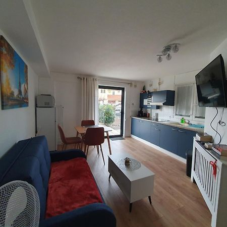 Studio Equipe Et Meuble St Cyprien Saint-Cyprien  Exterior photo