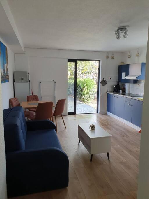 Studio Equipe Et Meuble St Cyprien Saint-Cyprien  Exterior photo